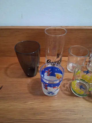 Lote de 11 vasos de vidrio.