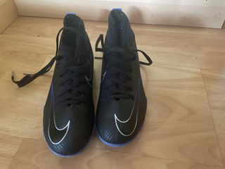 Botas de fútbol Nike para niños Talla 32