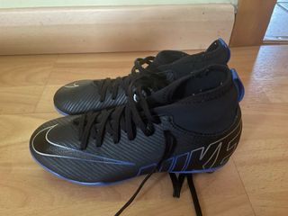 Botas de fútbol Nike para niños Talla 32