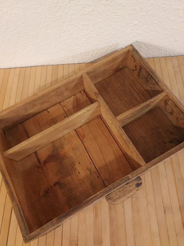 Cajón de madera antiguo
