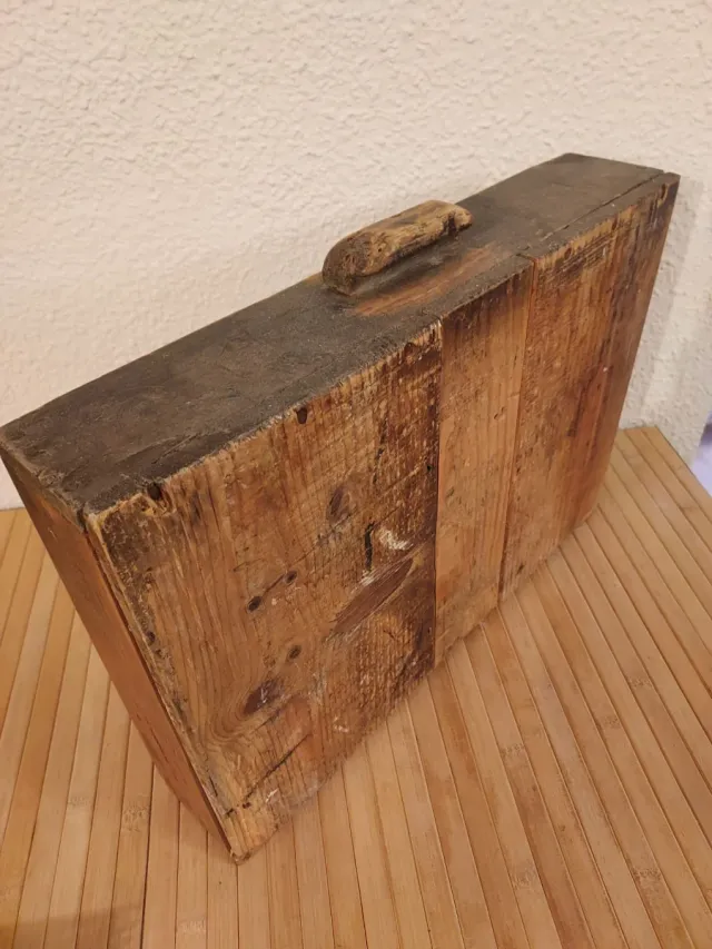 Cajón de madera antiguo