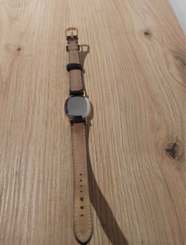 Omega De Ville Cuarzo Dorado