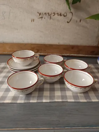 Set di Tazze e Piatti Antichi