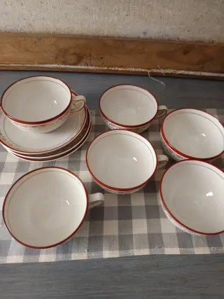 Set di Tazze e Piatti Antichi