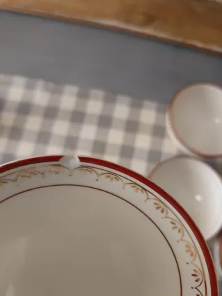 Set di Tazze e Piatti Antichi