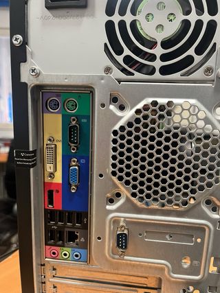 Gateway DT71 Ordenador de Sobremesa