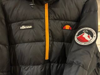 Anorak Canguro Ellesse Hombre Negro Naranja