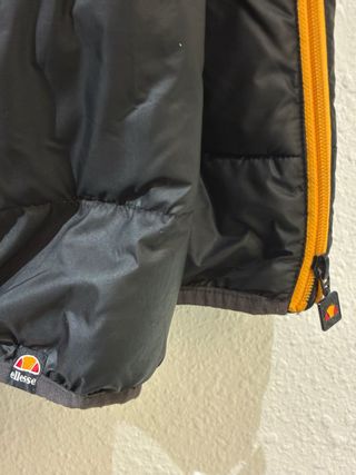 Anorak Canguro Ellesse Hombre Negro Naranja