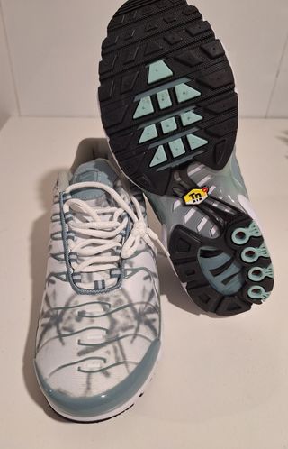 Zapatillas NIKE Air TN Talla 42 (NUEVAS)