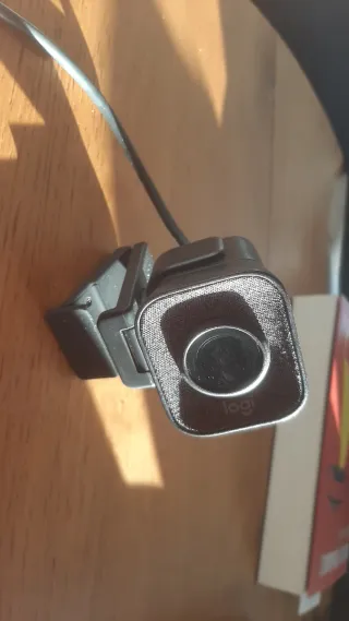 Webcam Logitech USB casi nueva