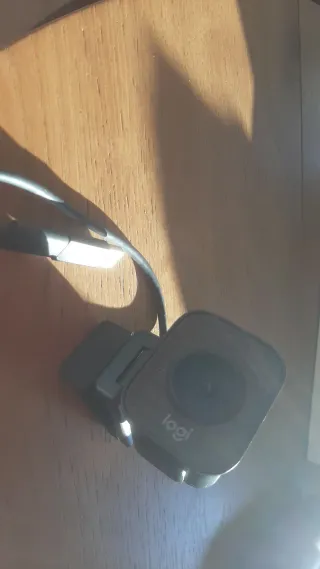 Webcam Logitech USB casi nueva