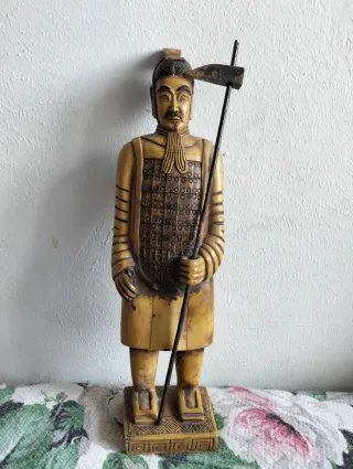 Statua guerriero antico stile terracotta