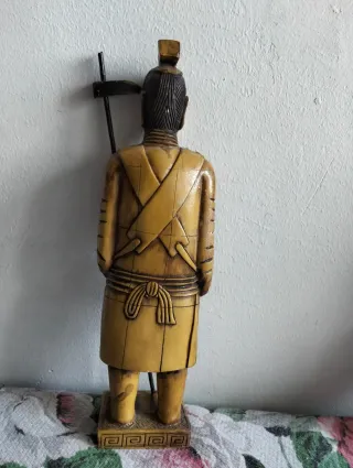 Statua guerriero antico stile terracotta