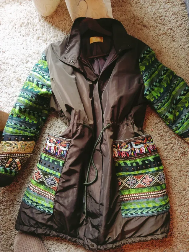 Chaqueta XL con bordados étnicos