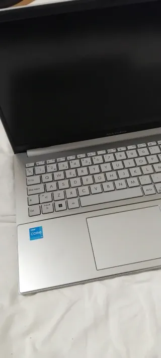 Portátil Asus Vivobook Intel Core i3