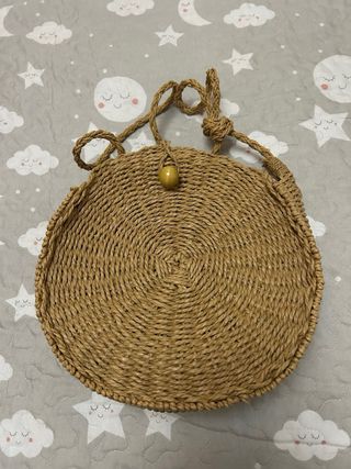 Bolso gris con neceser rosa