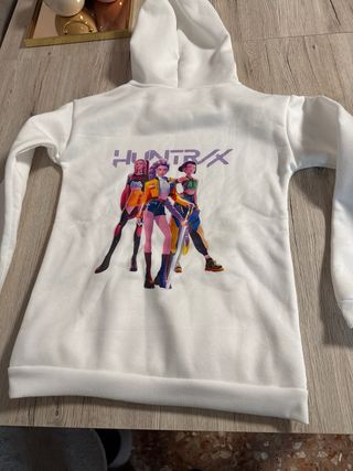 Sudadera Huntrix Blanca con Logo Multicolor