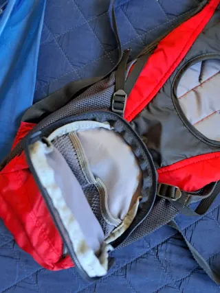 Mochila de hidratación Camelbak roja