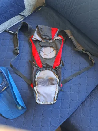 Mochila de hidratación Camelbak roja