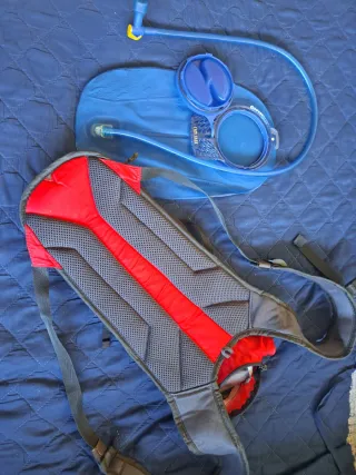 Mochila de hidratación Camelbak roja