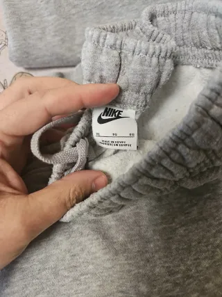 Conjunto chándal Nike gris