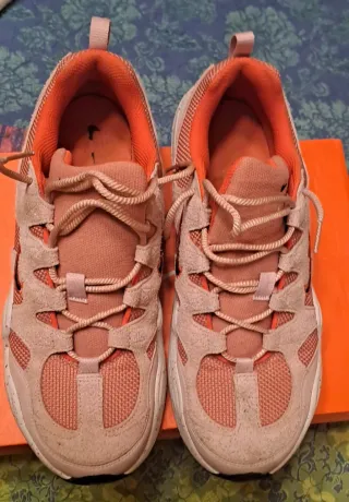 Tenis Nike Naranja y Rosa