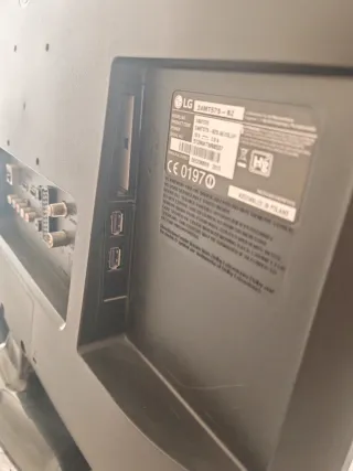 Monitor LG 24 con altavoces