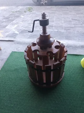 Pressa per vino artigianale in legno BOTELLERO