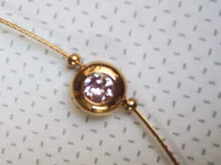 Gargantilla Swarovski dorada con cristales