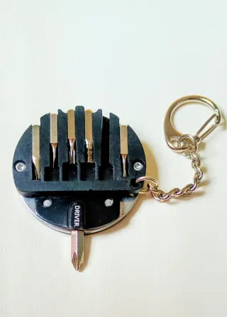 Portachiavi mini cacciavite con coltellino