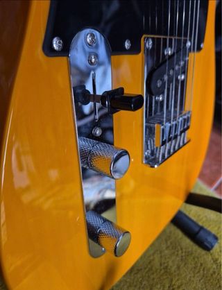 Guitarra Fender Squier Tele zurda + Ampli Roland