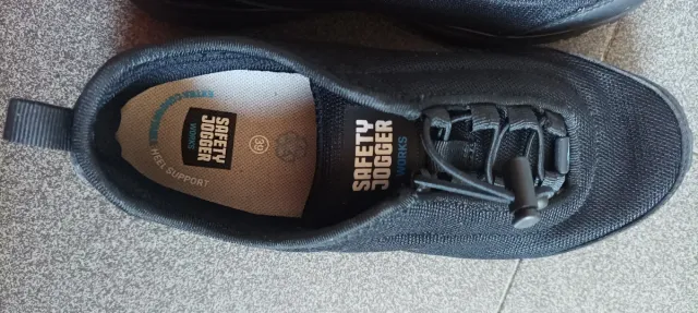 Tênis de segurança pretos