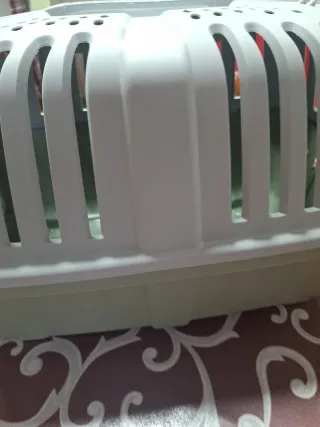 Trasportino per animali grigio e bianco