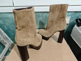 Botines Zara Piel Beige Tacón Plataforma