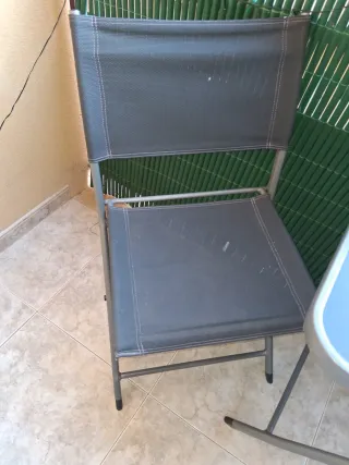 Tavolo e 2 sedie pieghevoli da esterno