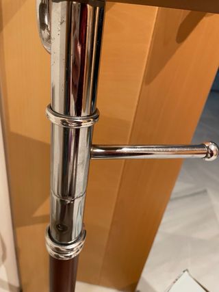 Perchero de pie acero y madera