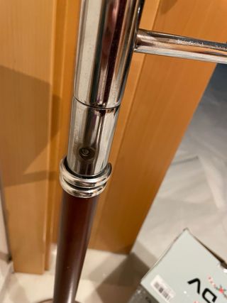 Perchero de pie acero y madera