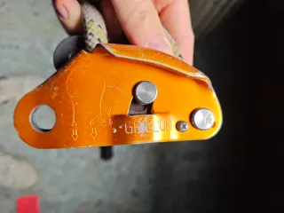 Polea de escalada con cuerda