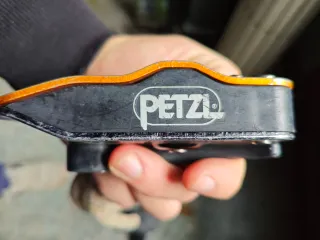 Polea de escalada con cuerda