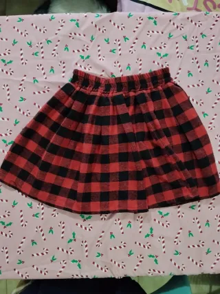 Gonna bambina a quadri rossa e nera