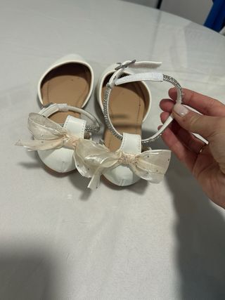 Zapatos comunión blancos con lazo
