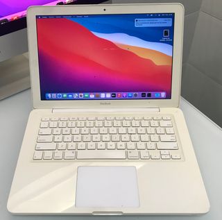 Apple  MACBOOK 13 “Unibody”/ Gráfica Nvidia 256 M