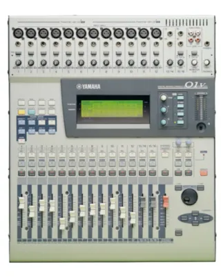 Mesa Mezclas Digital Yamaha 01V + flycase + manual