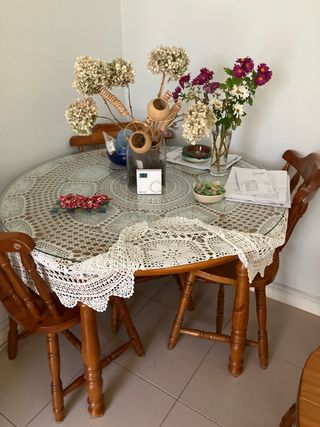 Conjunto mesa y sillas pino