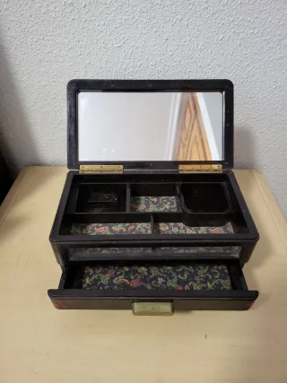 Joyero negro con espejo y cajón