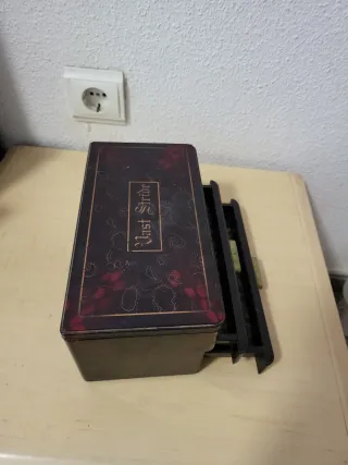 Joyero negro con espejo y cajón