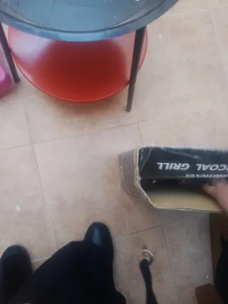 Barbecue in metallo e plastica