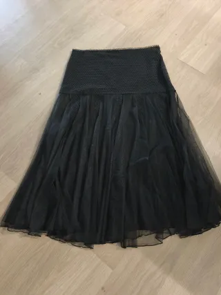 Falda Zara Negra Tul