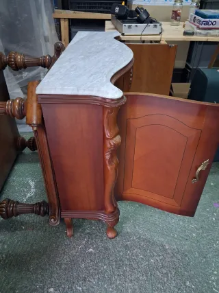 Mueble antiguo madera y mármol