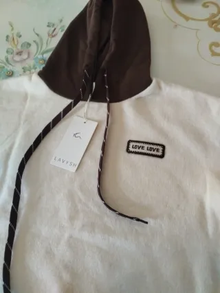 Maglione con cappuccio beige e marrone